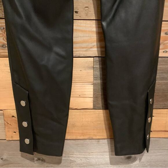 NWT ZARA Button Cargo Faux Leather Mid-Rise Leggings Black Size M Minimalist - Picture 13 of 16